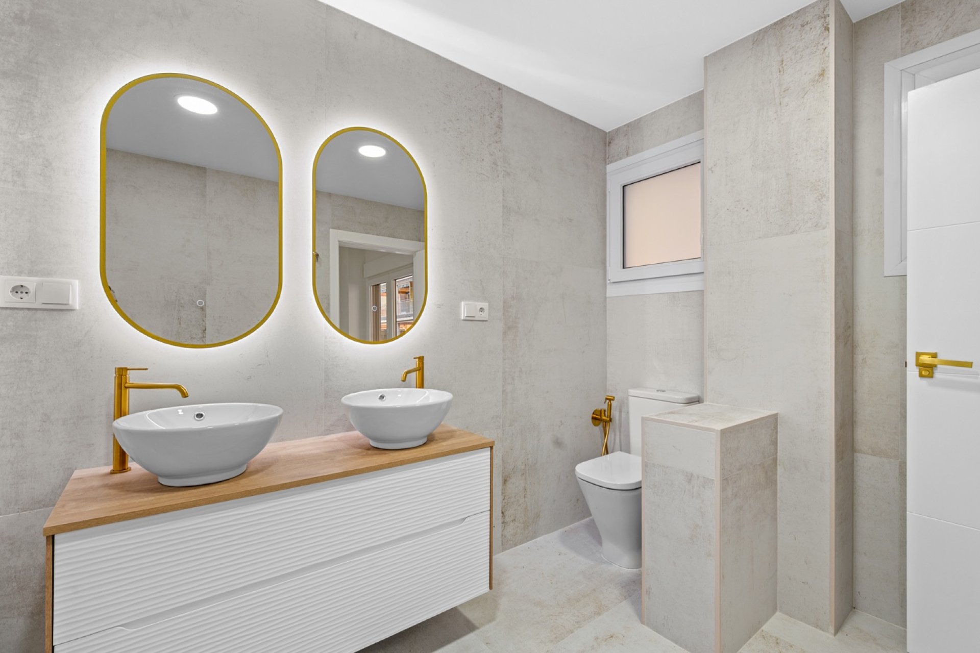 Reventa - Apartamento / piso - Torrevieja - El Acequión - Los Náufragos