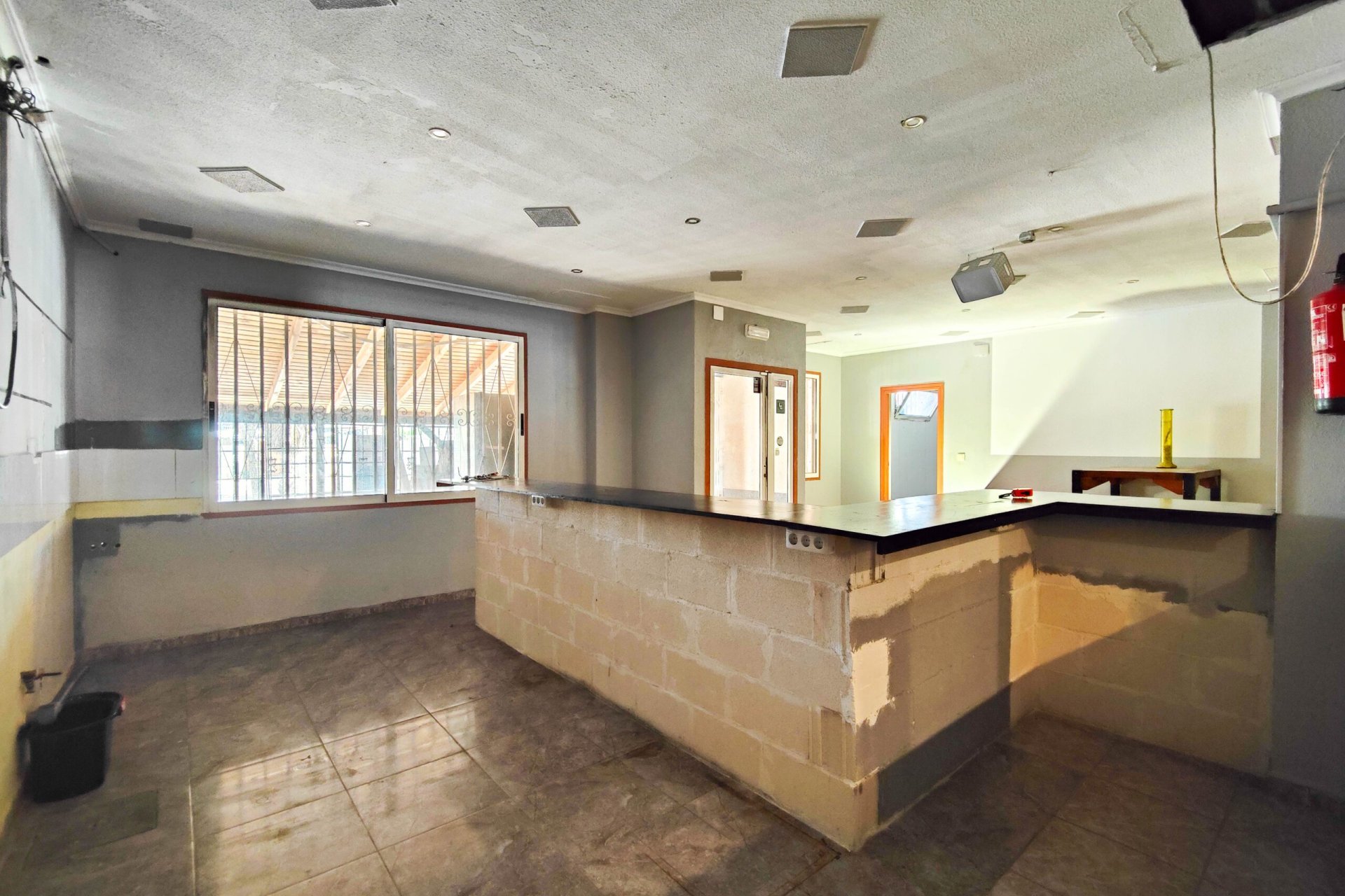 Reventa - Comercial - Torrevieja - La Siesta