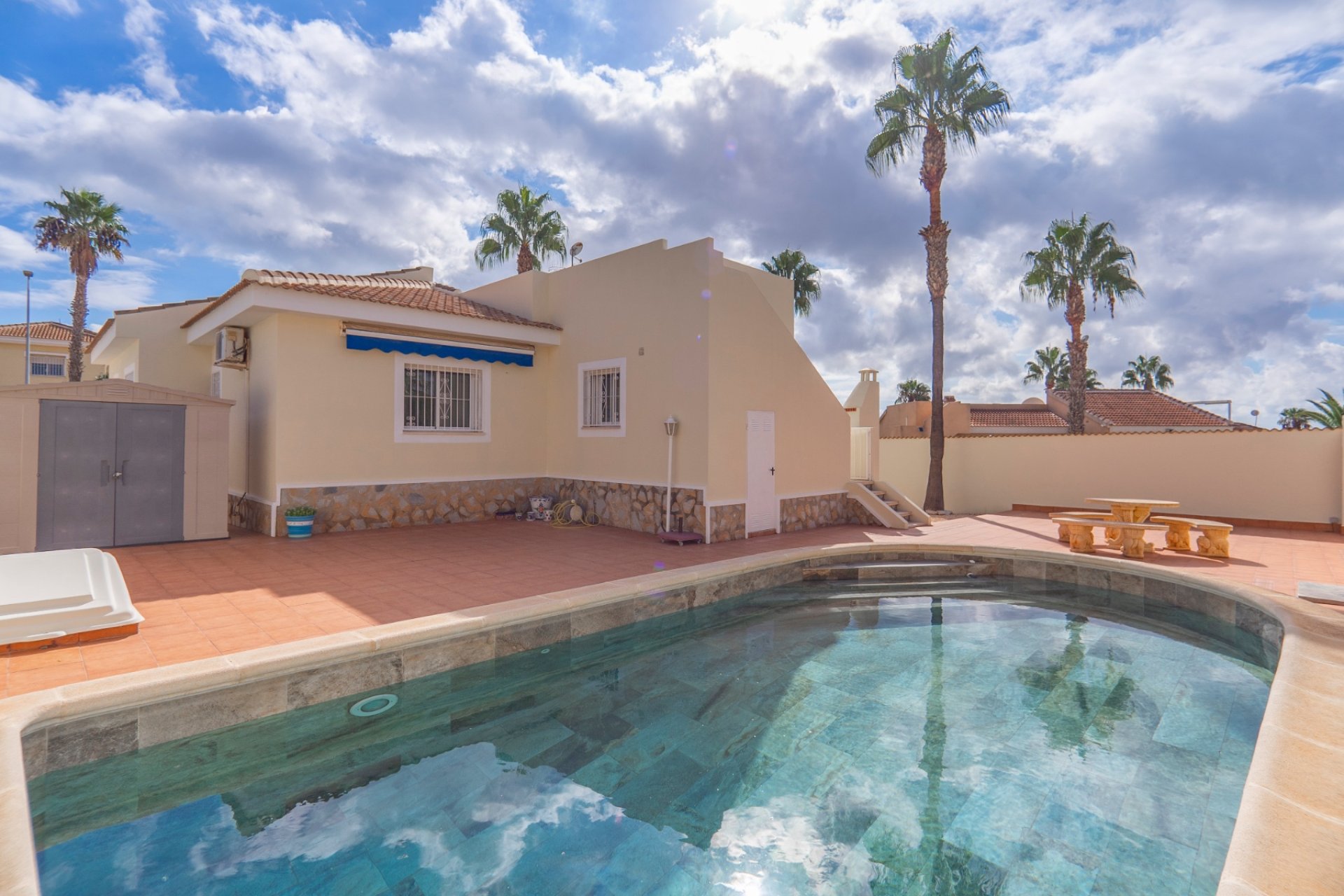 Reventa - Villa - Ciudad quesada - La Fiesta