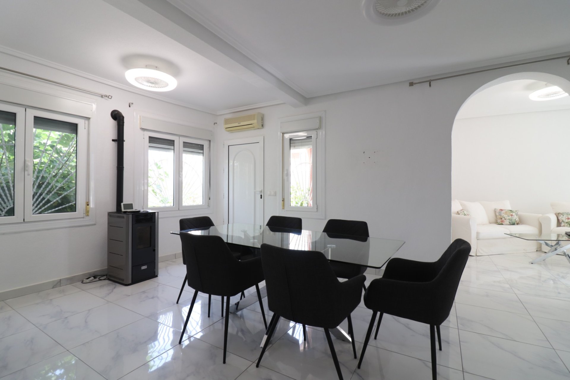 Reventa - Villa - Ciudad quesada - La Fiesta