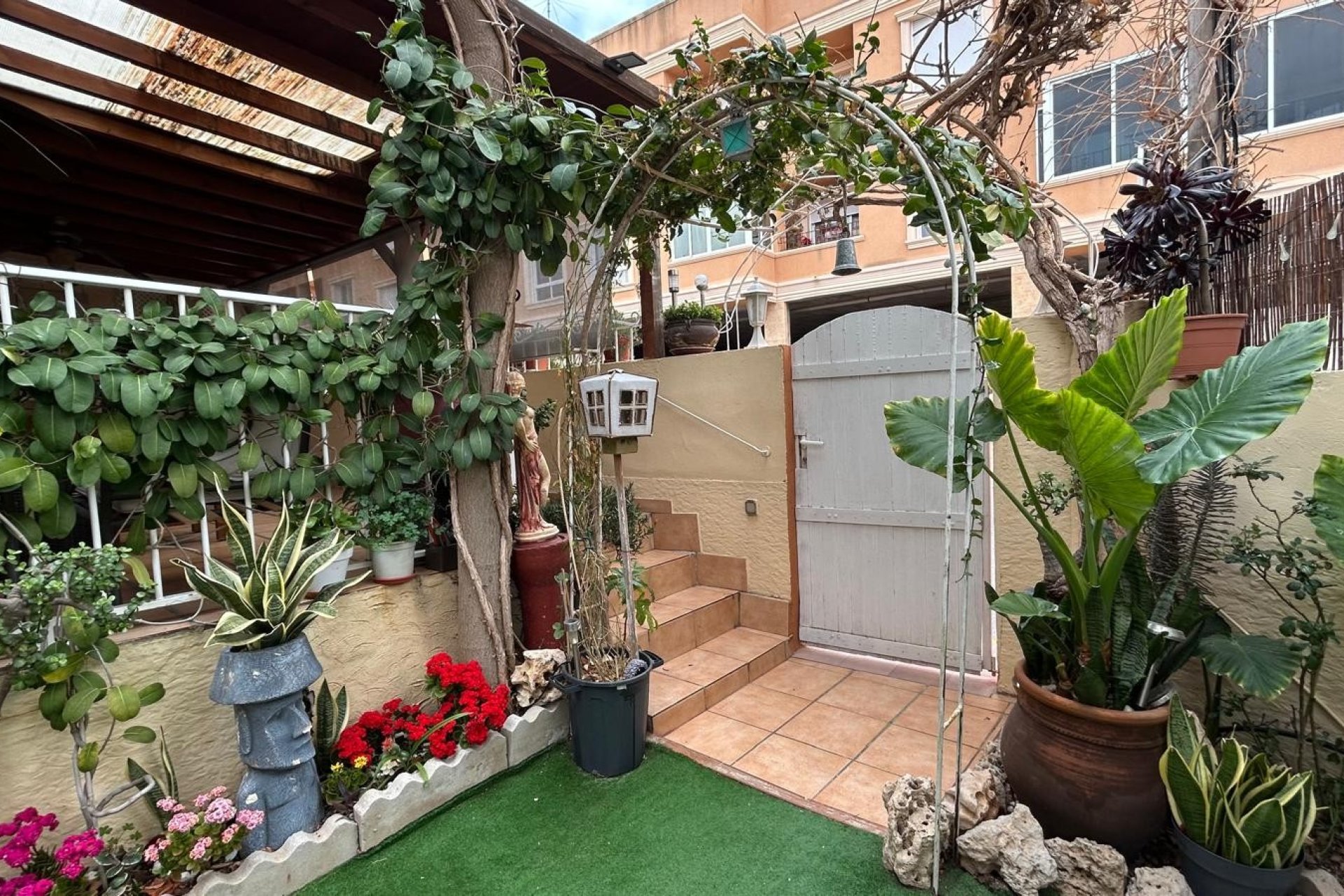 Reventa - Villa - Los Montesinos