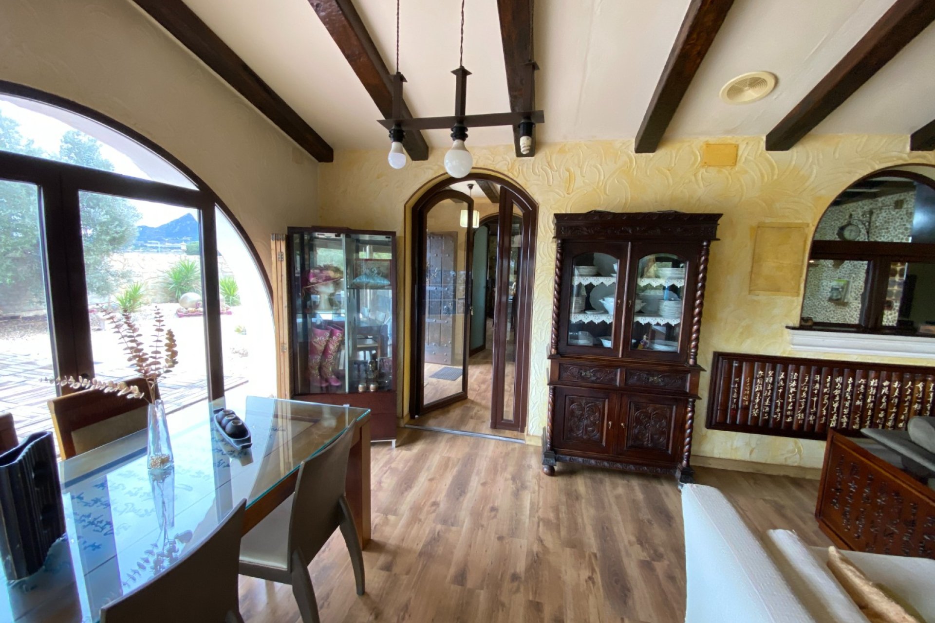 Reventa - Villa - Sax