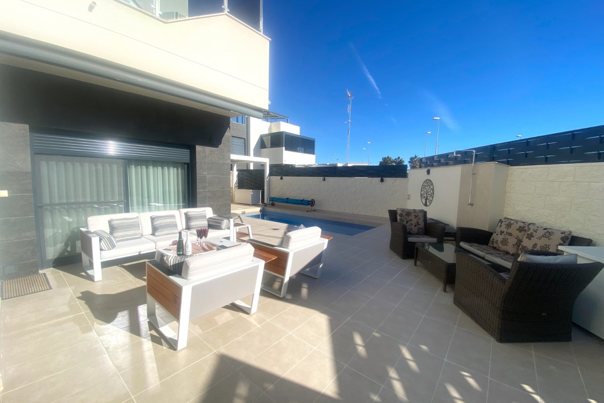 Reventa - Villa / Semi pareado - Ciudad quesada - Pueblo Bravo