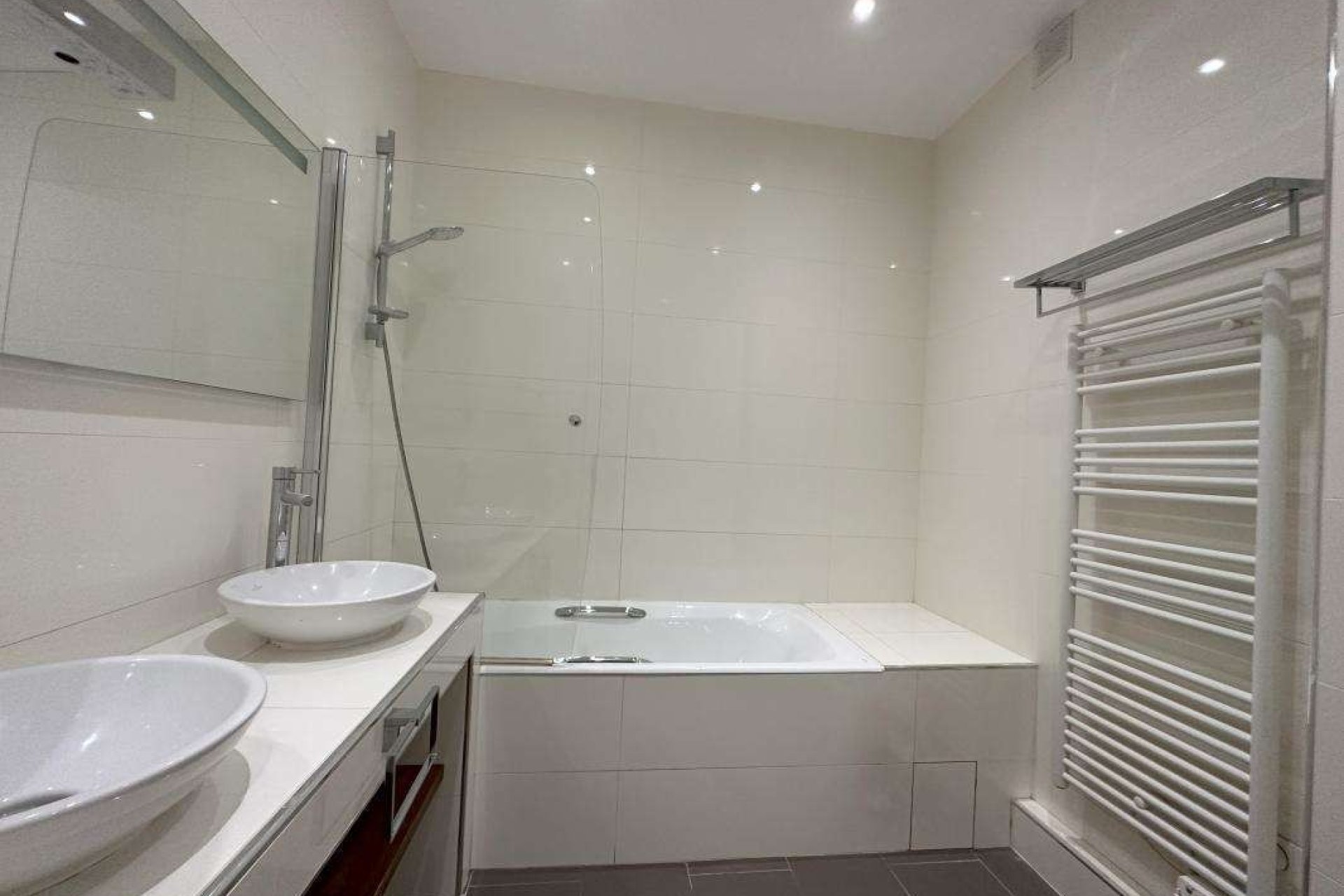 Revente - Appartement - Paris