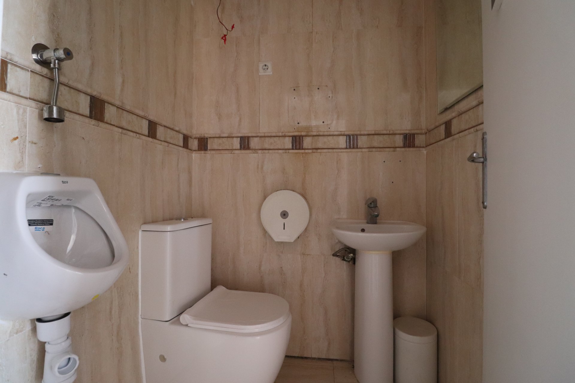 Revente - Commercial (Freehold) - Ciudad quesada - La Marquesa Golf