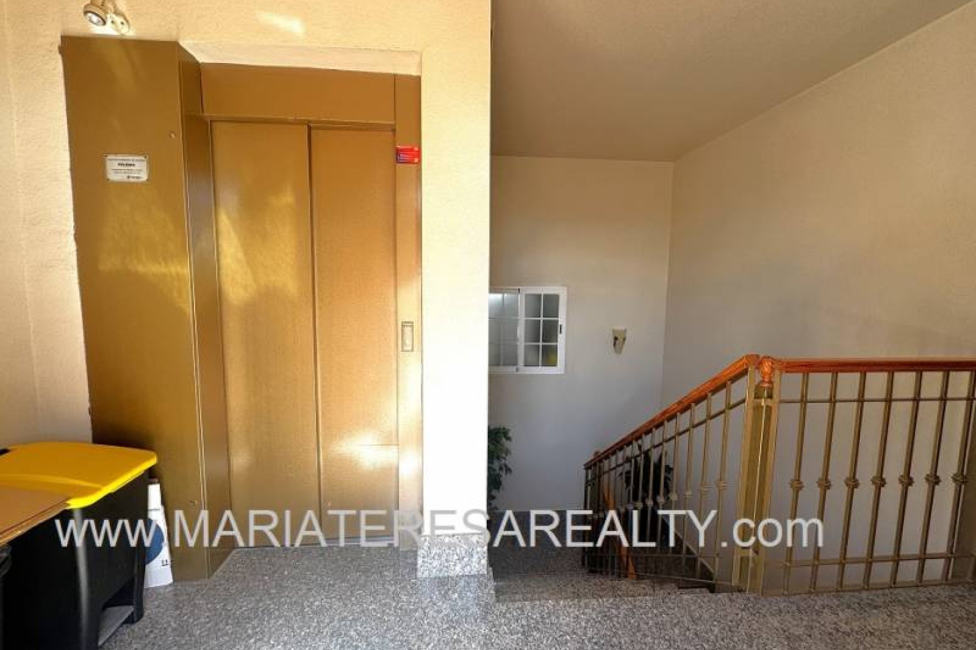 Revente - Commercial - Los Alcazares