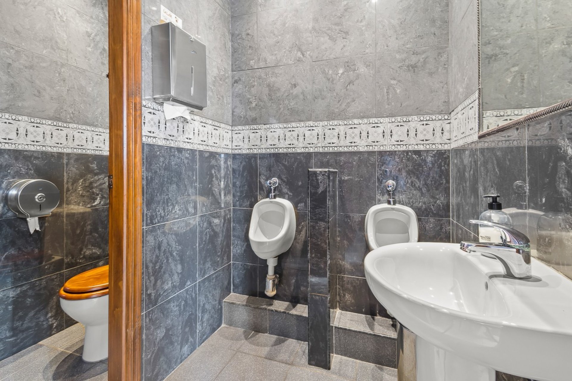 Revente - Commercial - Los Dolses