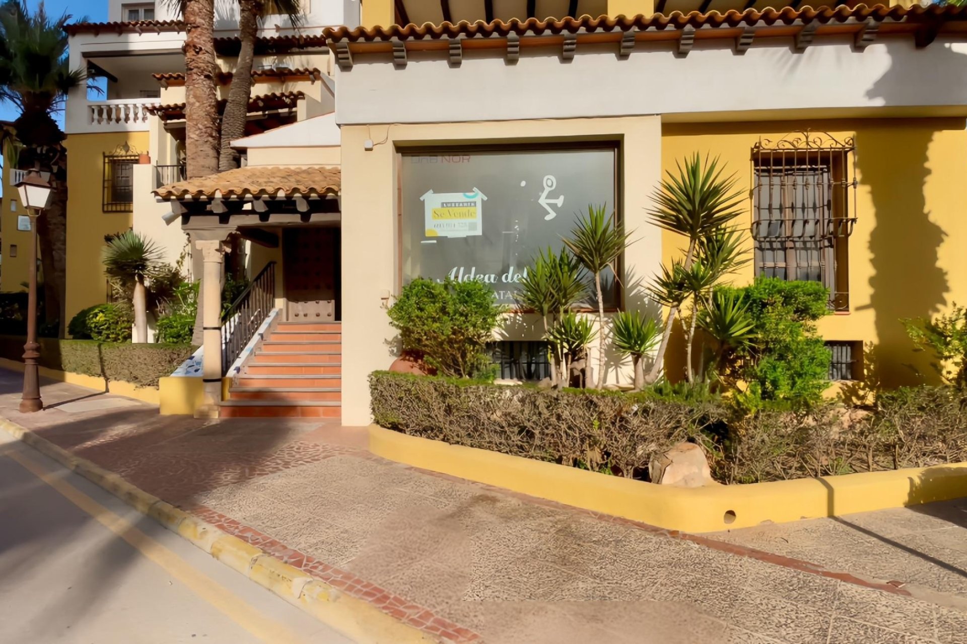 Revente - Commercial - Torrevieja - Playa Los Locos