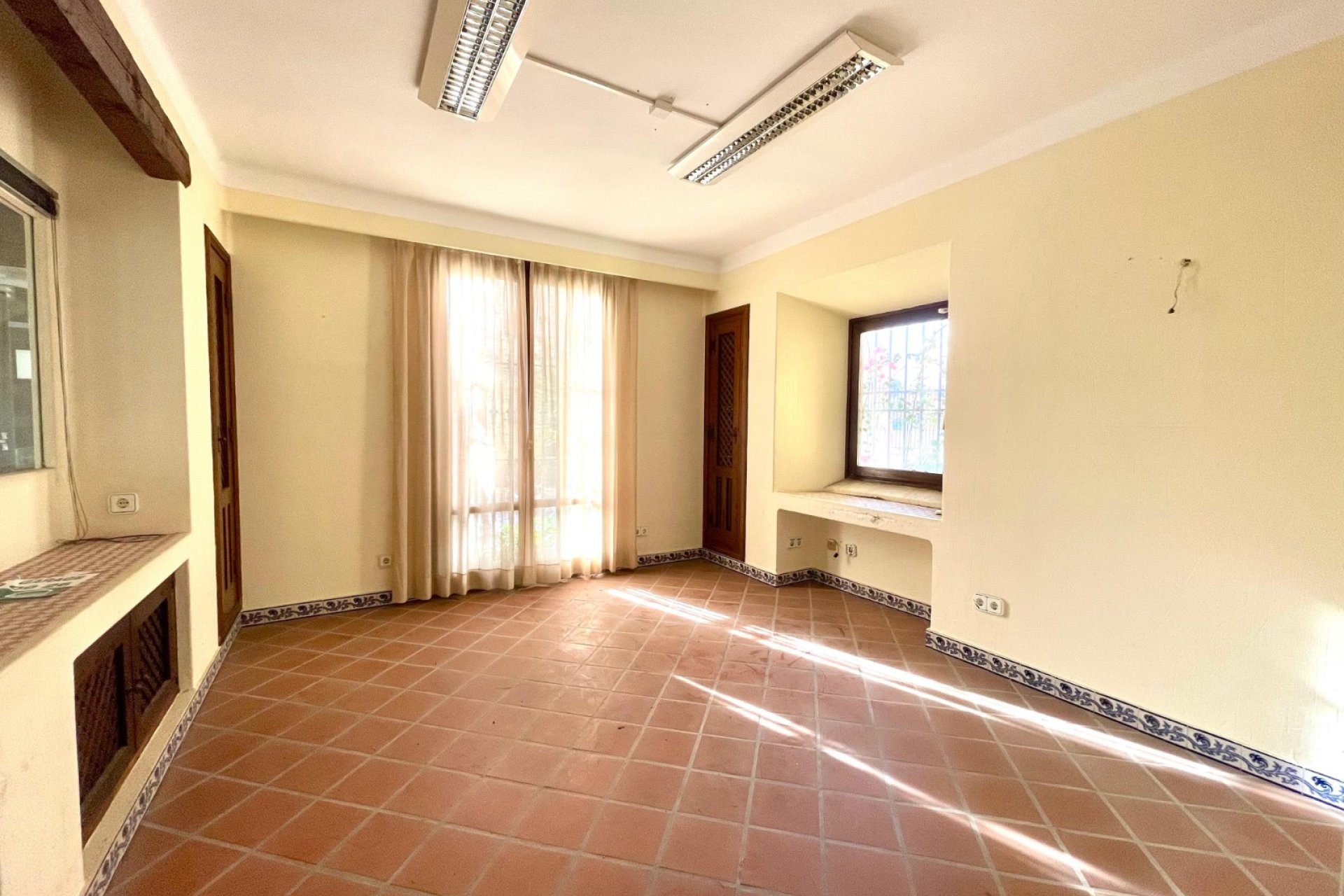 Revente - Commercial - Torrevieja - Playa Los Locos