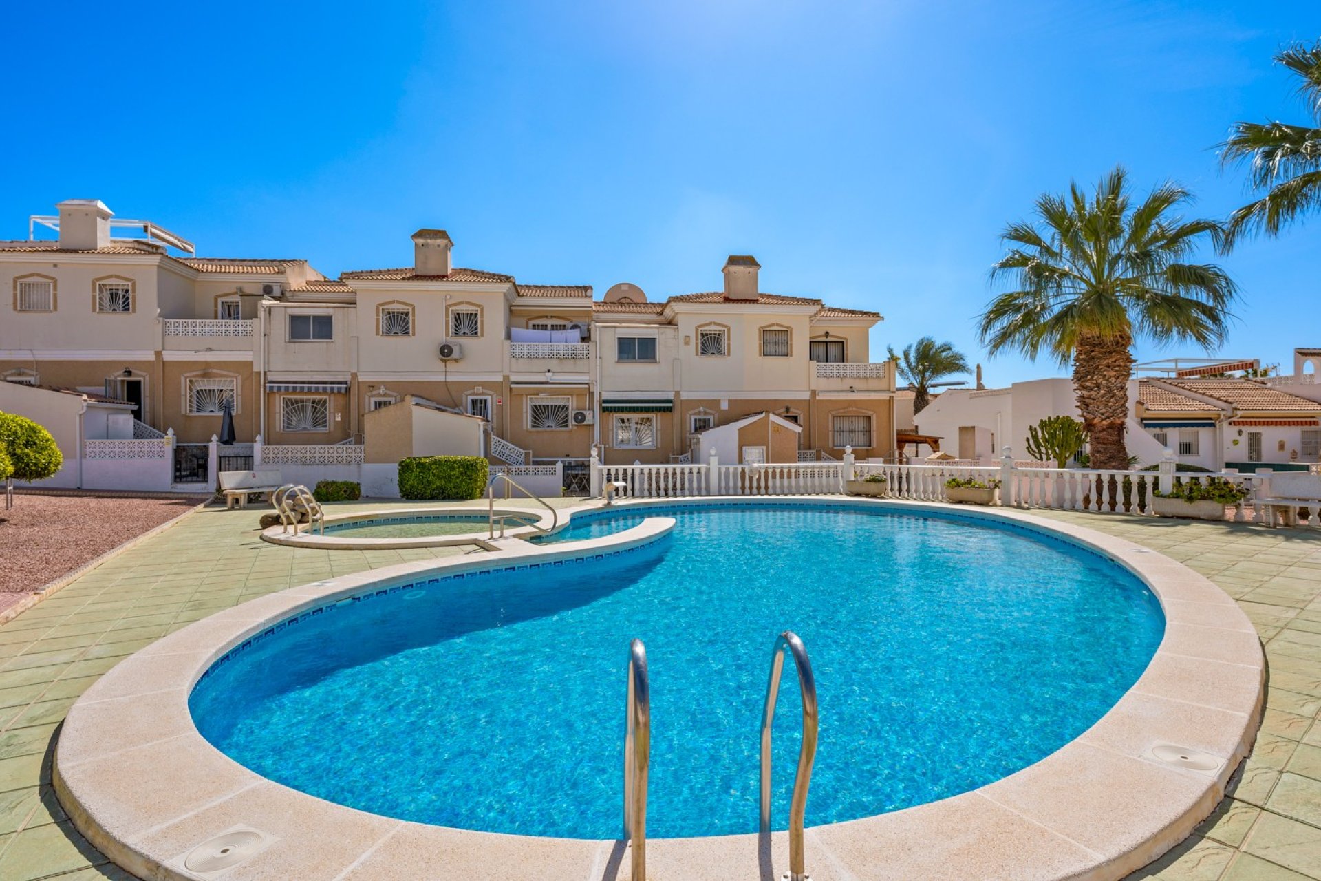Revente - Villa / Jumelée - Benijofar - Monte Azul/ El Dorado