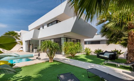 Villa - Resale - Ciudad quesada - MGRU-30567