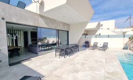 Villa - Resale - Ciudad quesada - MGRU-81057