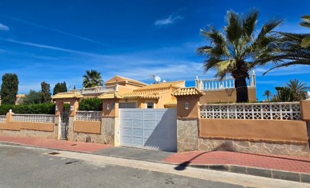 Villa - Resale - Torrevieja - El Chaparral