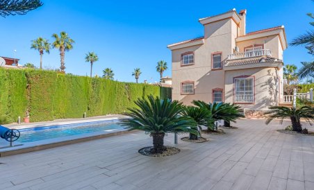 Villa - Reventa - Ciudad quesada - Doña Pepa