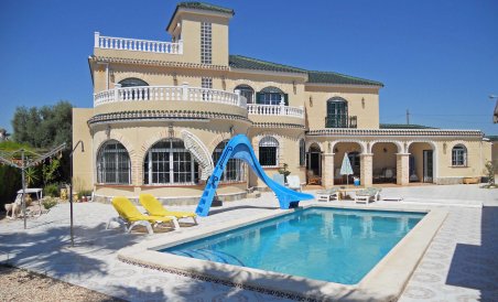 Villa - Reventa - Torrevieja - MGRU-30001