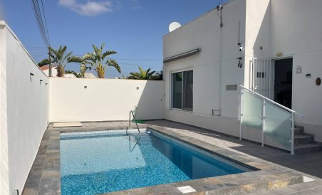 Villa - Reventa - Torrevieja - MGRU-86954