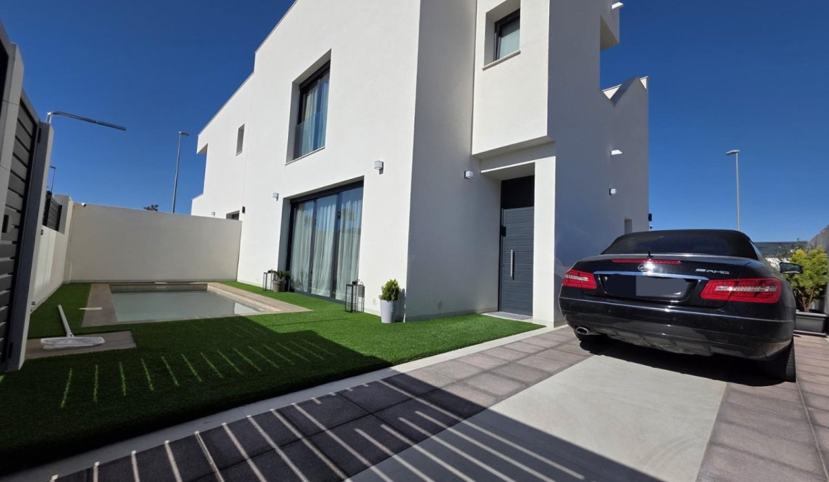 Resale - Villa - Benijofar