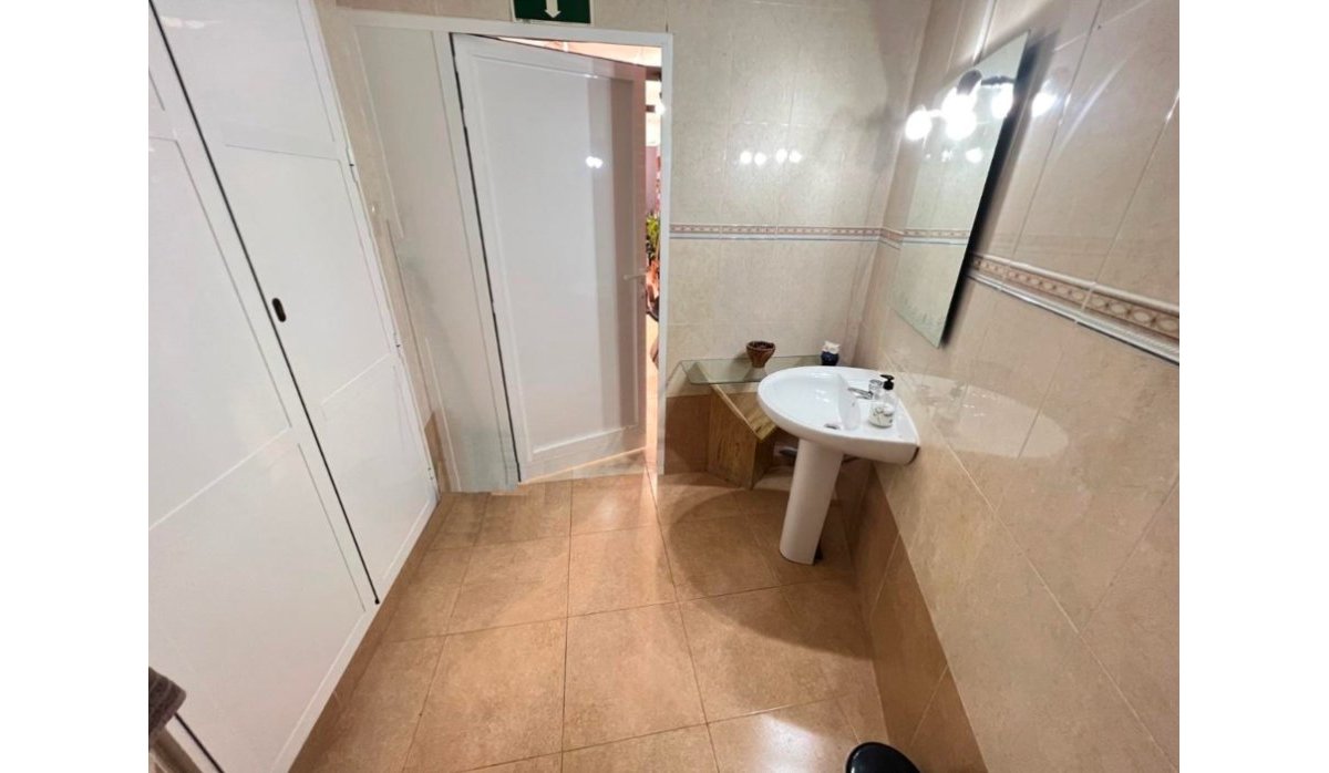 Revente - Commercial - Guardamar del Segura - Guardamar