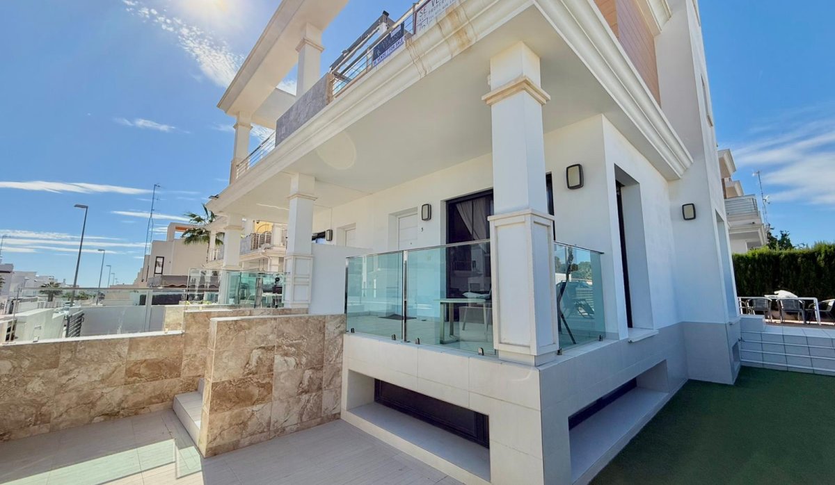 Revente - Villa - Ciudad quesada - Pueblo Bravo