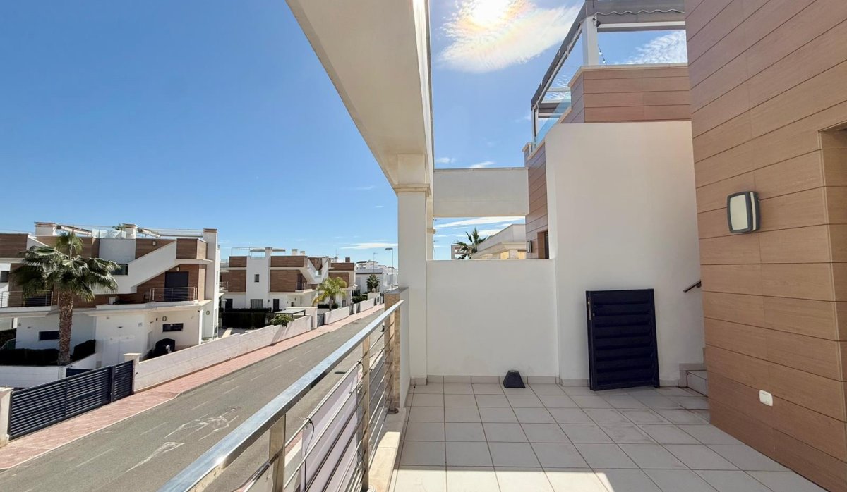 Revente - Villa - Ciudad quesada - Pueblo Bravo