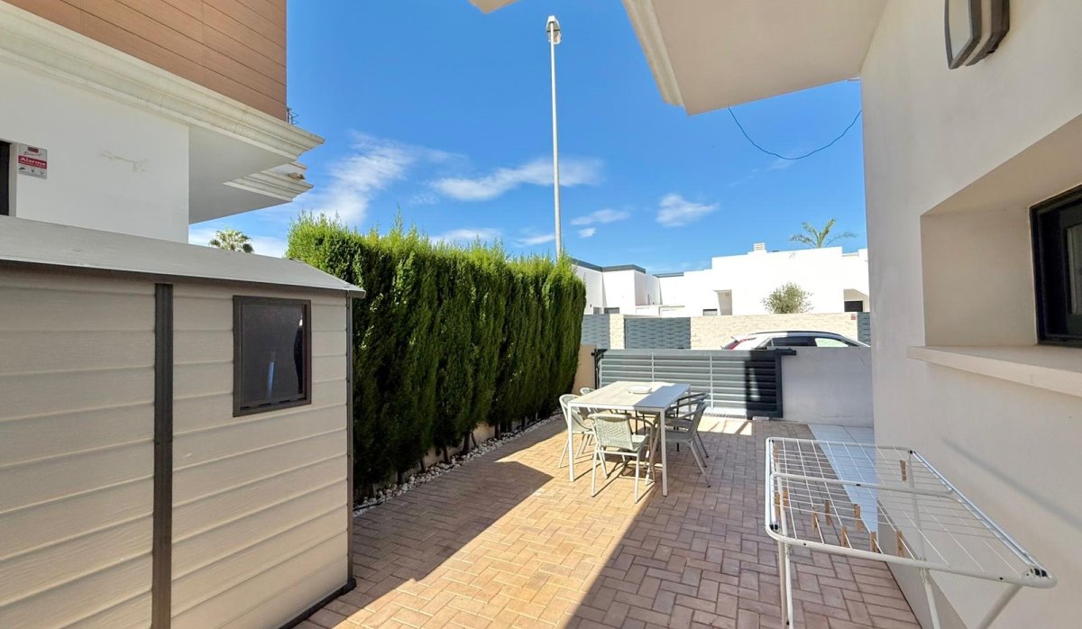 Revente - Villa - Ciudad quesada - Pueblo Bravo