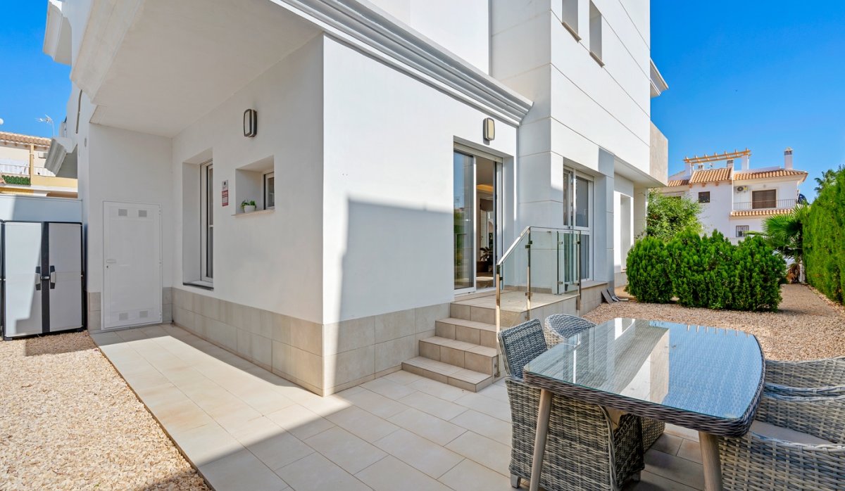 Resale - Townhouse - Ciudad quesada - Doña Pepa