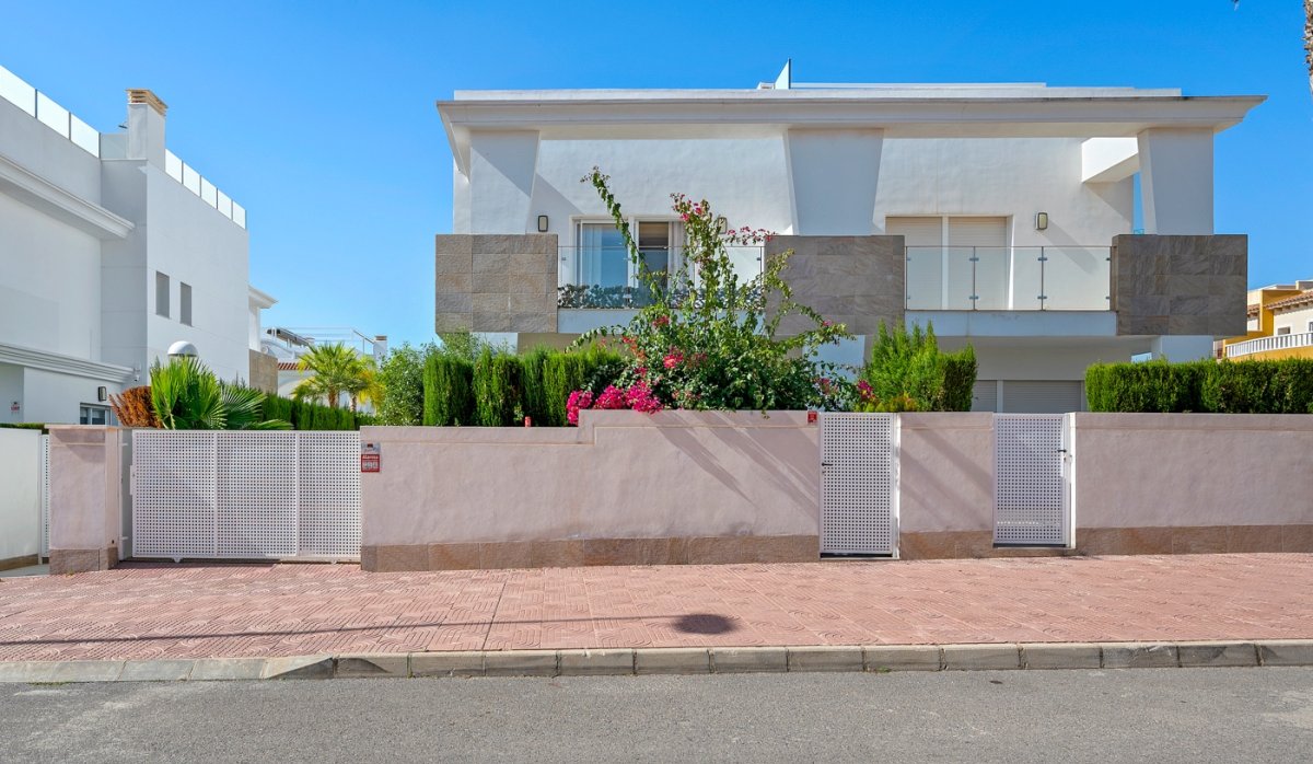 Resale - Townhouse - Ciudad quesada - Doña Pepa