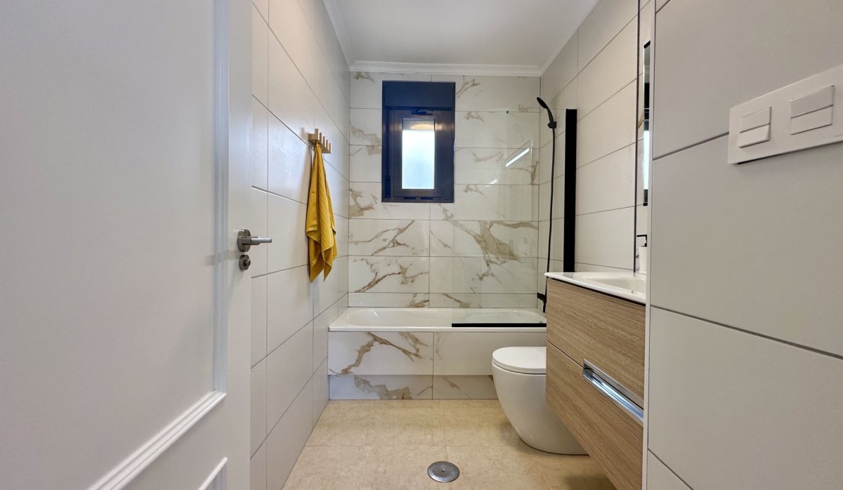 Reventa - Adosado - San Miguel de Salinas