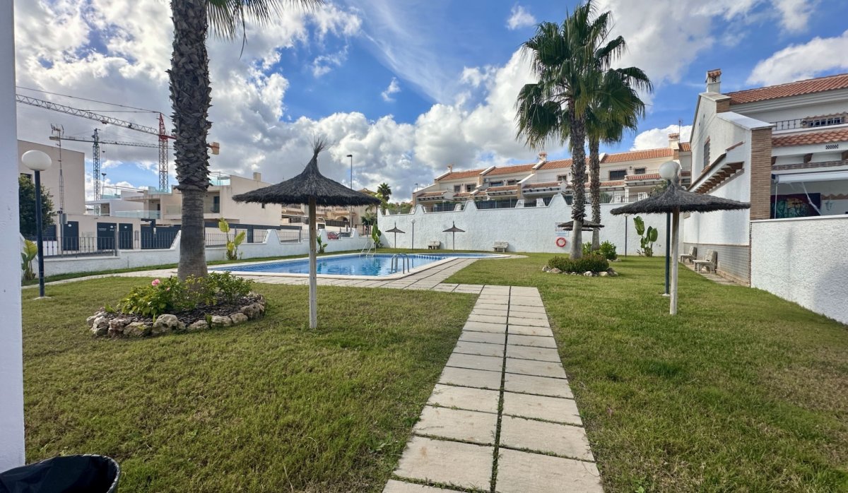 Reventa - Adosado - San Miguel de Salinas