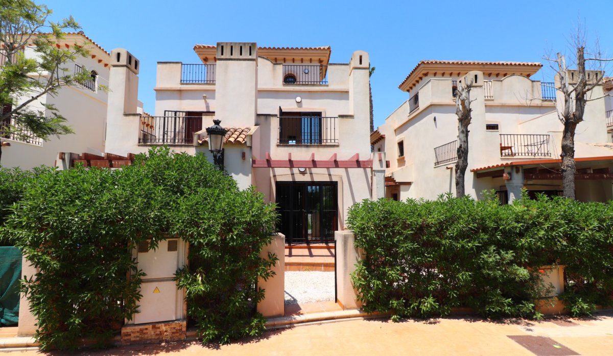 Resale - Villa - Algorfa - La Finca Golf Resort