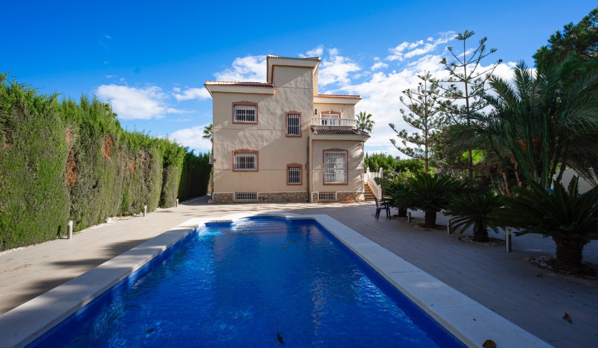 Reventa - Villa - Ciudad quesada - Doña Pepa