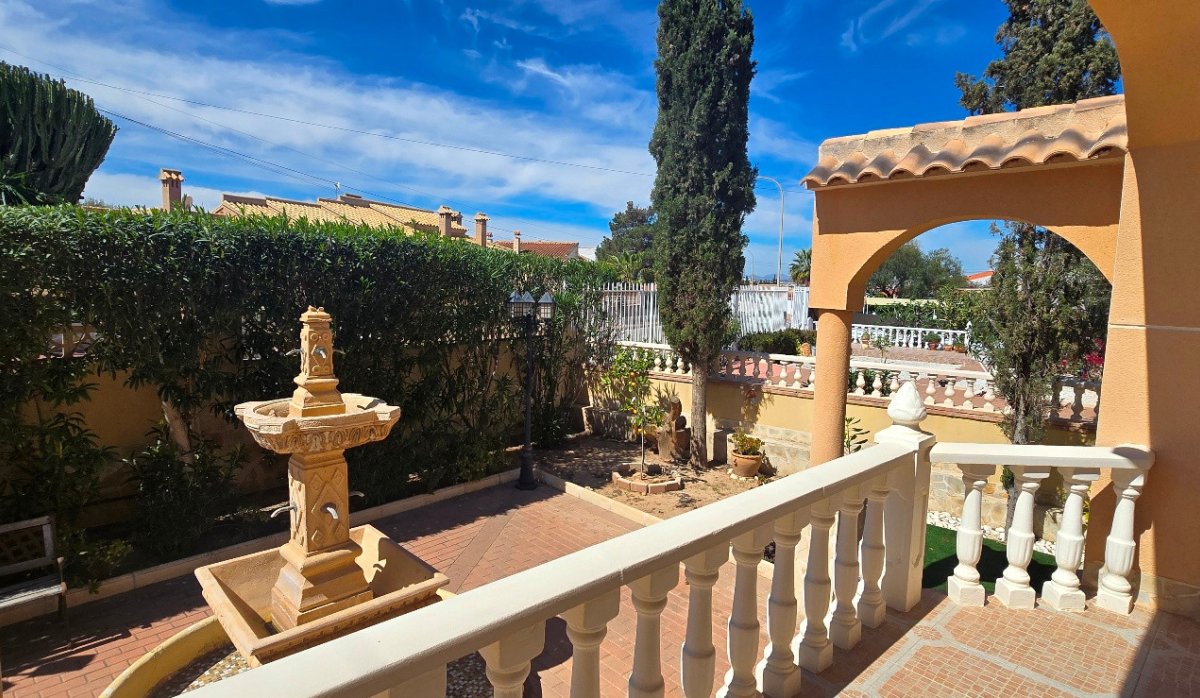 Resale - Villa - Torrevieja - El Chaparral