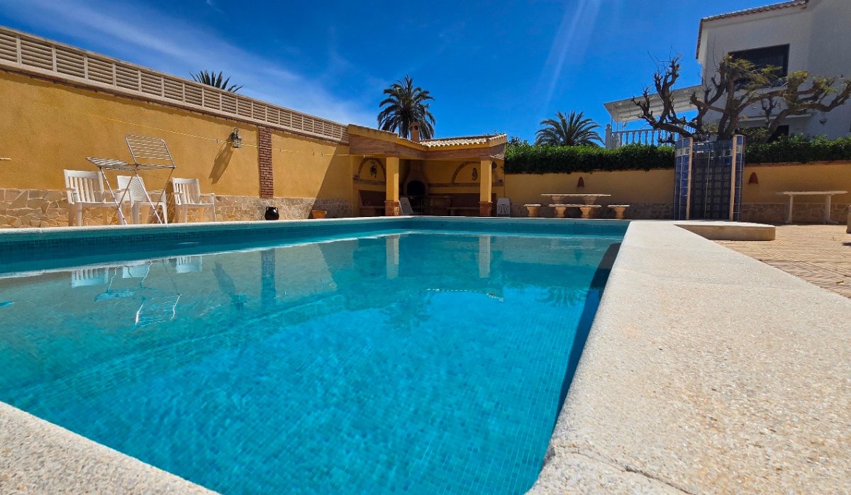 Resale - Villa - Torrevieja - El Chaparral