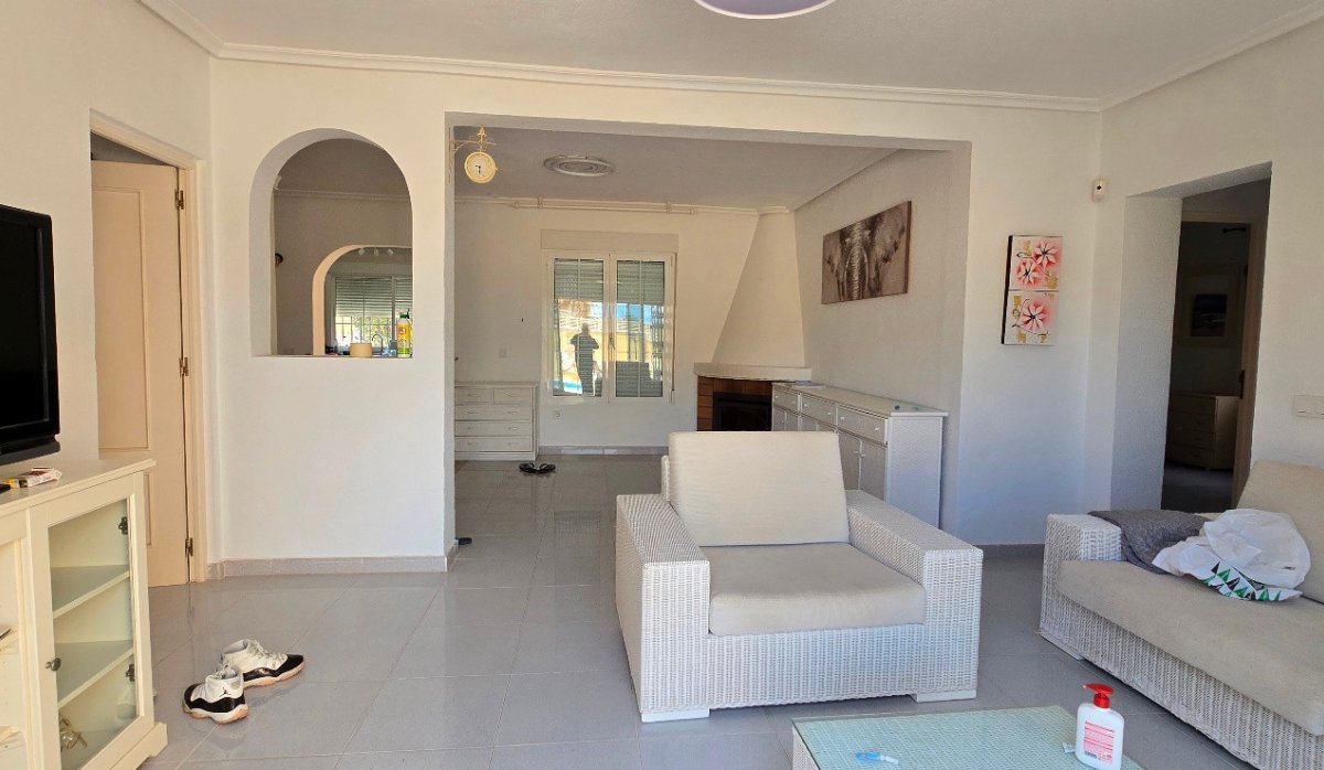 Resale - Villa - Torrevieja - El Chaparral