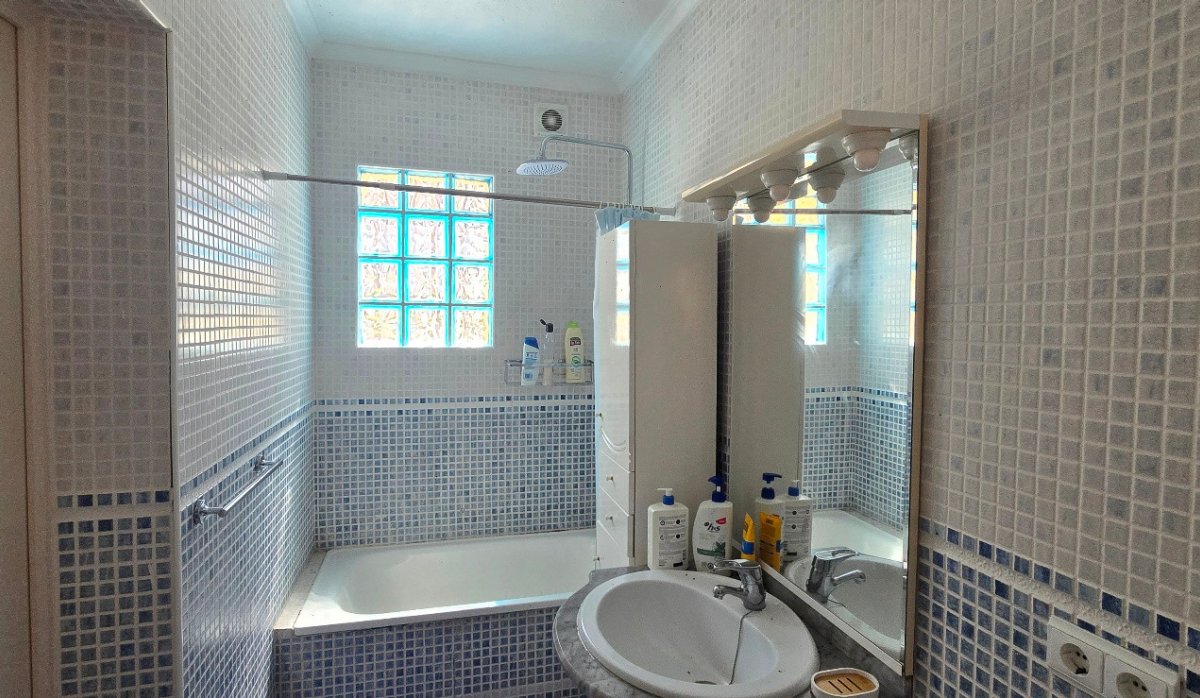 Resale - Villa - Torrevieja - El Chaparral