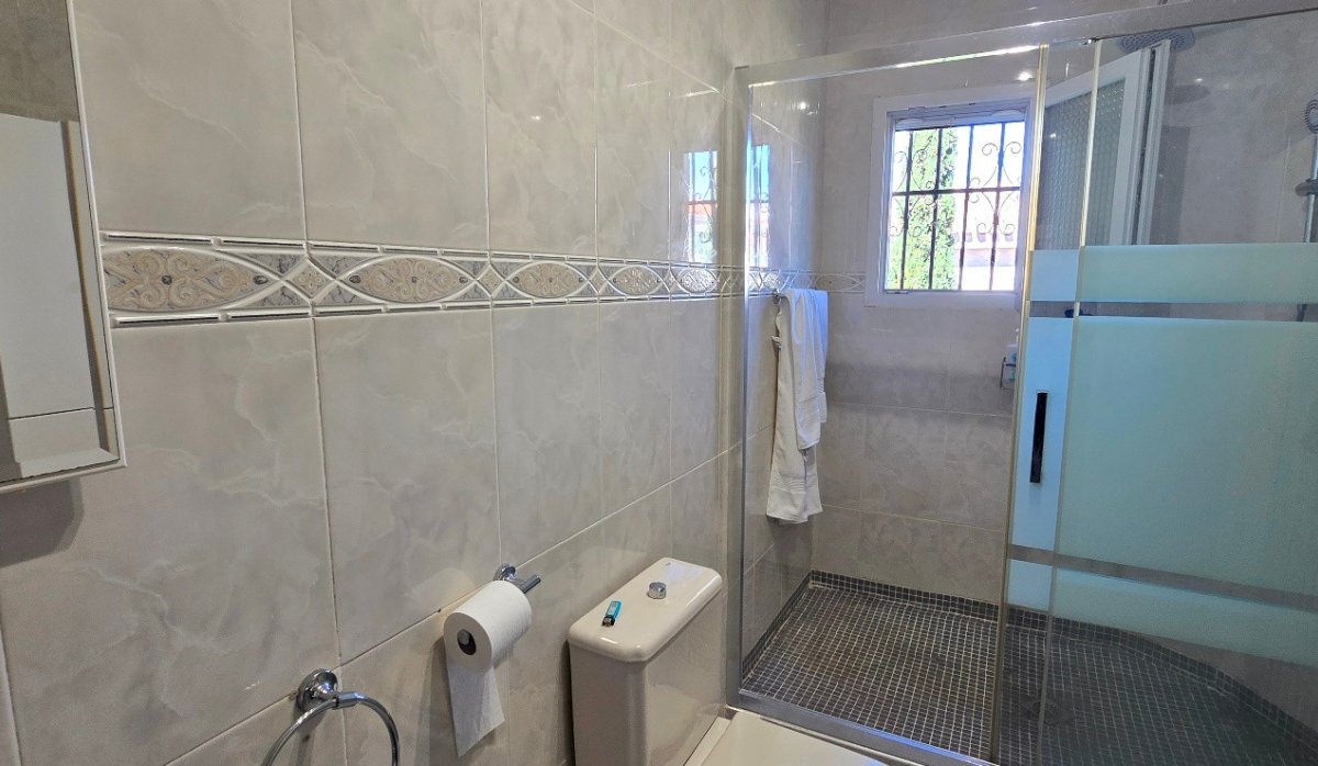 Resale - Villa - Torrevieja - El Chaparral