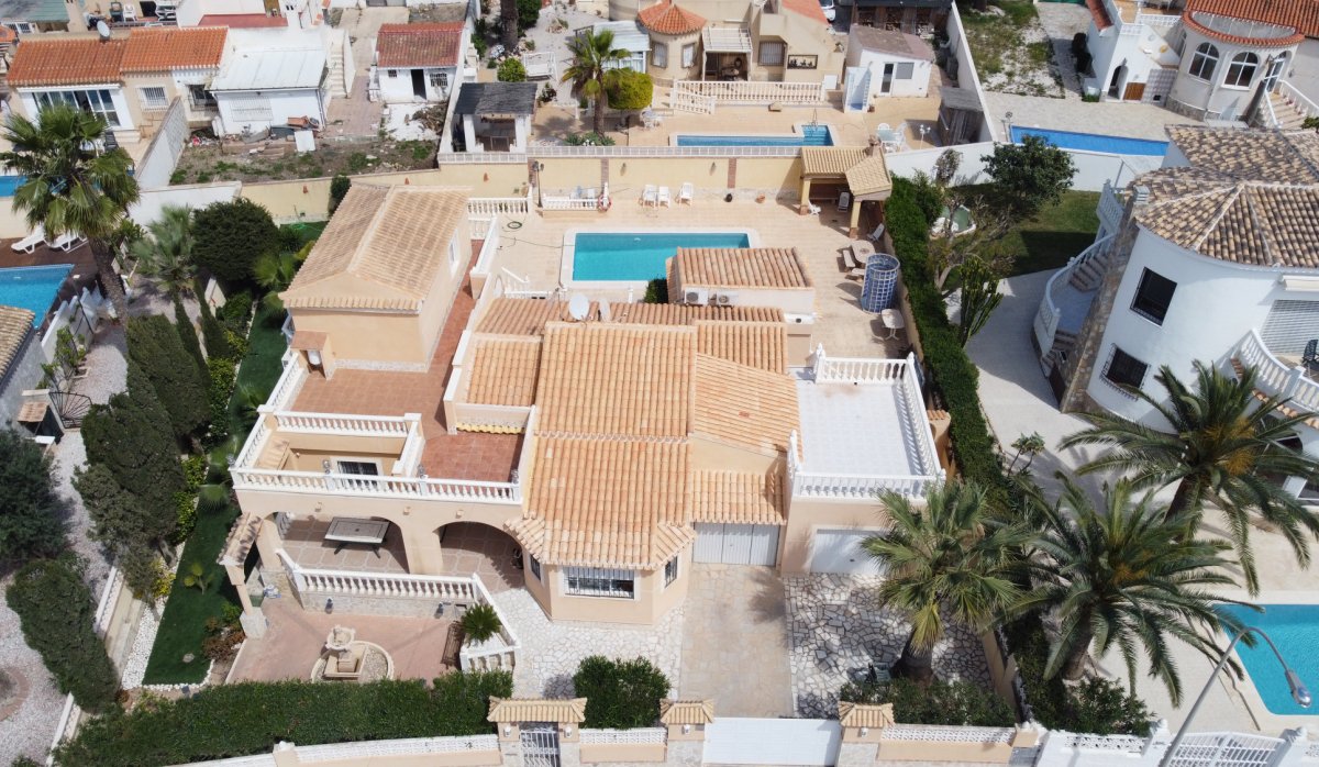 Resale - Villa - Torrevieja - El Chaparral