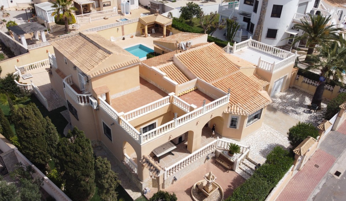 Resale - Villa - Torrevieja - El Chaparral