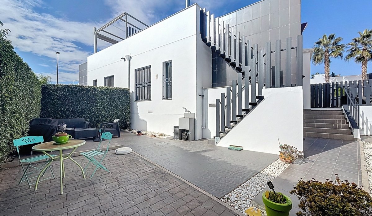 Resale - Villa - Orihuela Costa - Villamartín