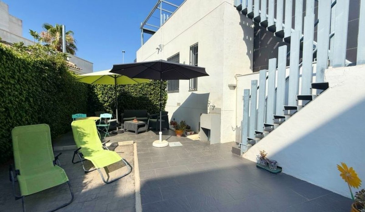 Resale - Villa - Orihuela Costa - Villamartín