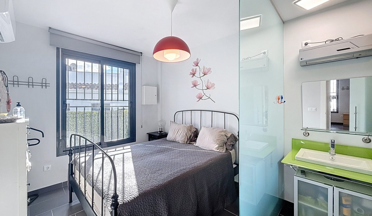 Resale - Villa - Orihuela Costa - Villamartín