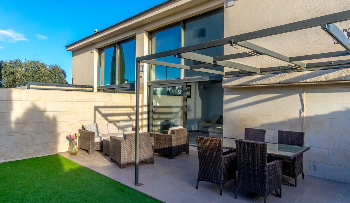 Resale - Villa - Villamartín - Los Dolses