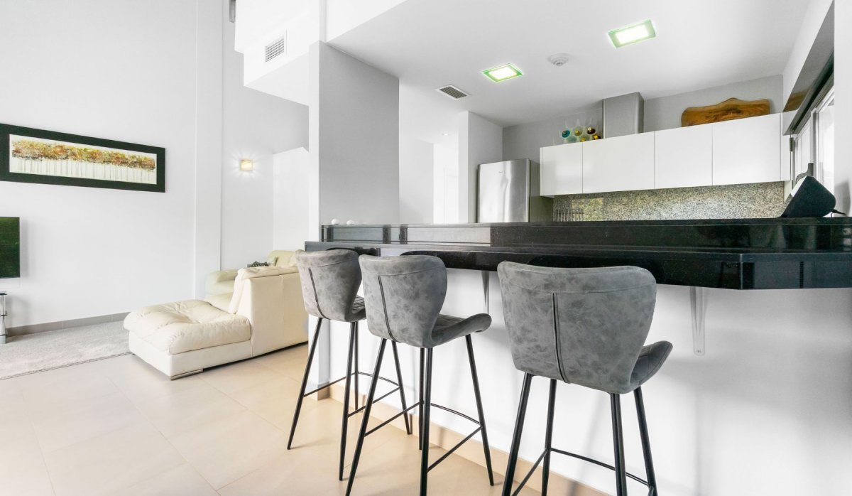 Resale - Villa - Villamartín - Los Dolses