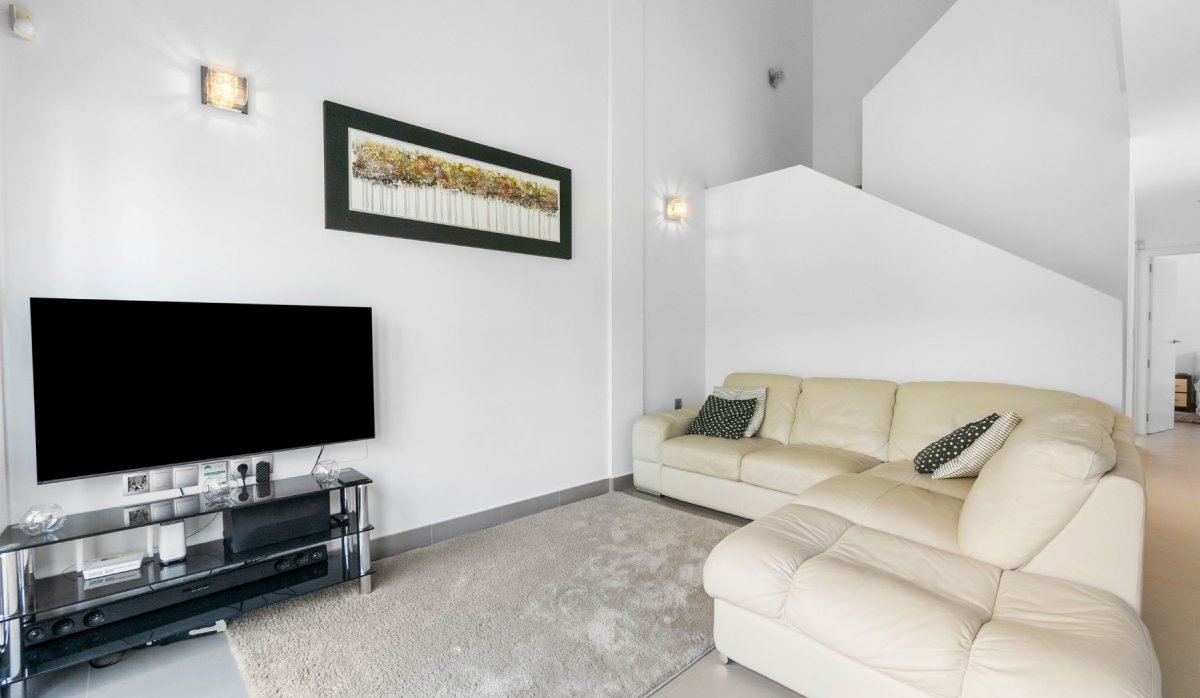 Resale - Villa - Villamartín - Los Dolses