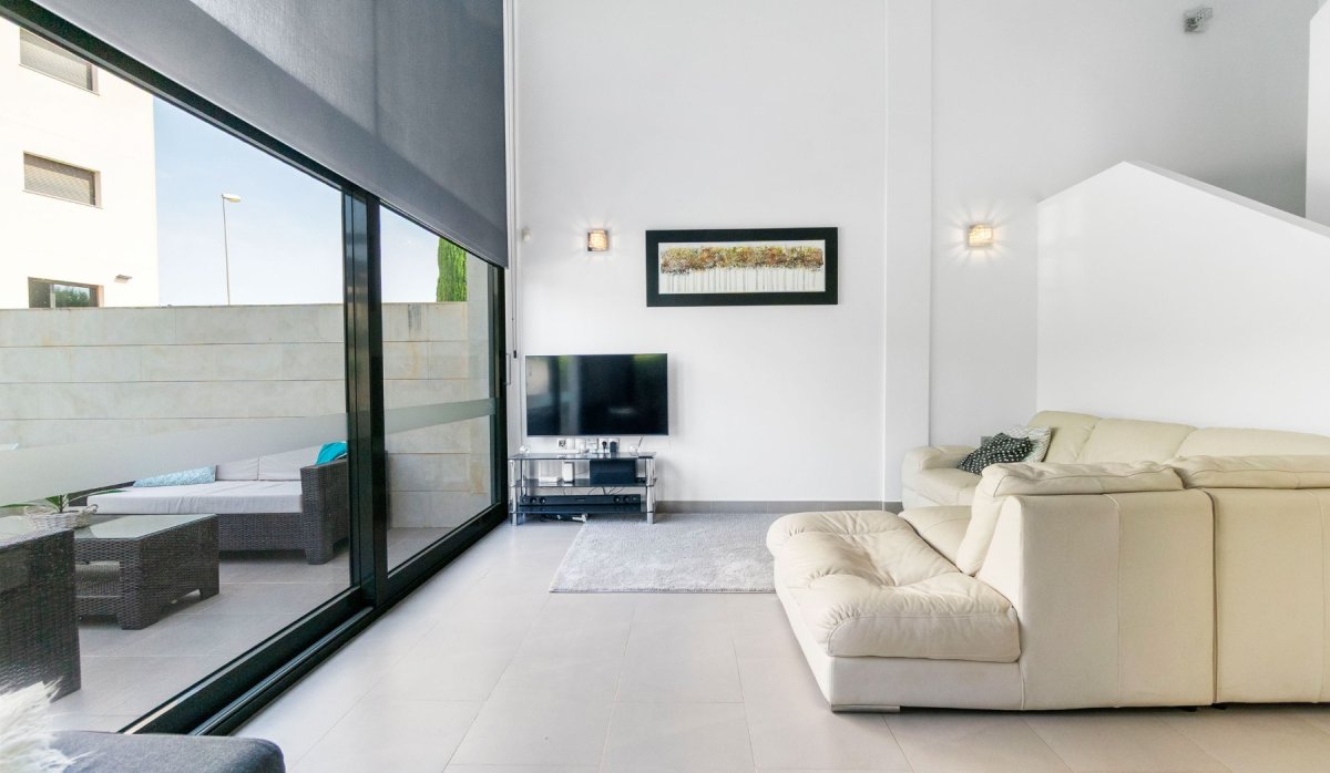 Resale - Villa - Villamartín - Los Dolses