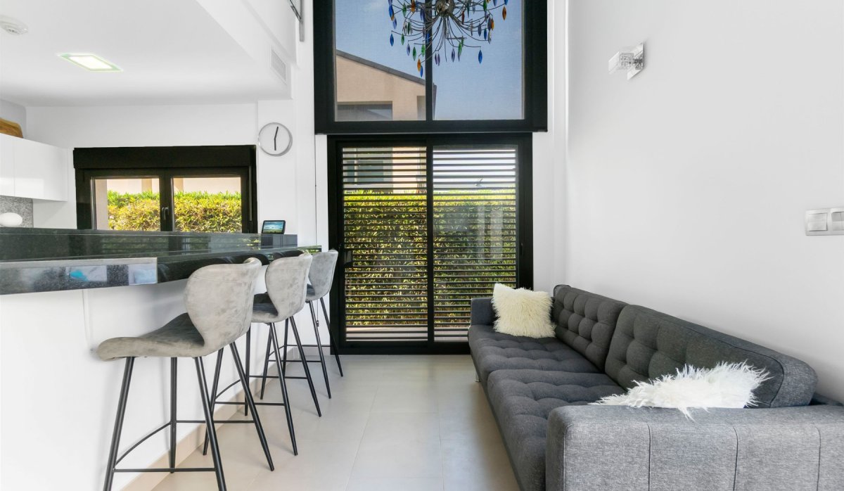 Resale - Villa - Villamartín - Los Dolses