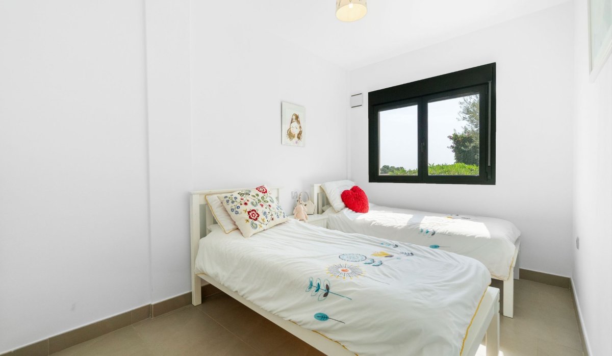 Resale - Villa - Villamartín - Los Dolses