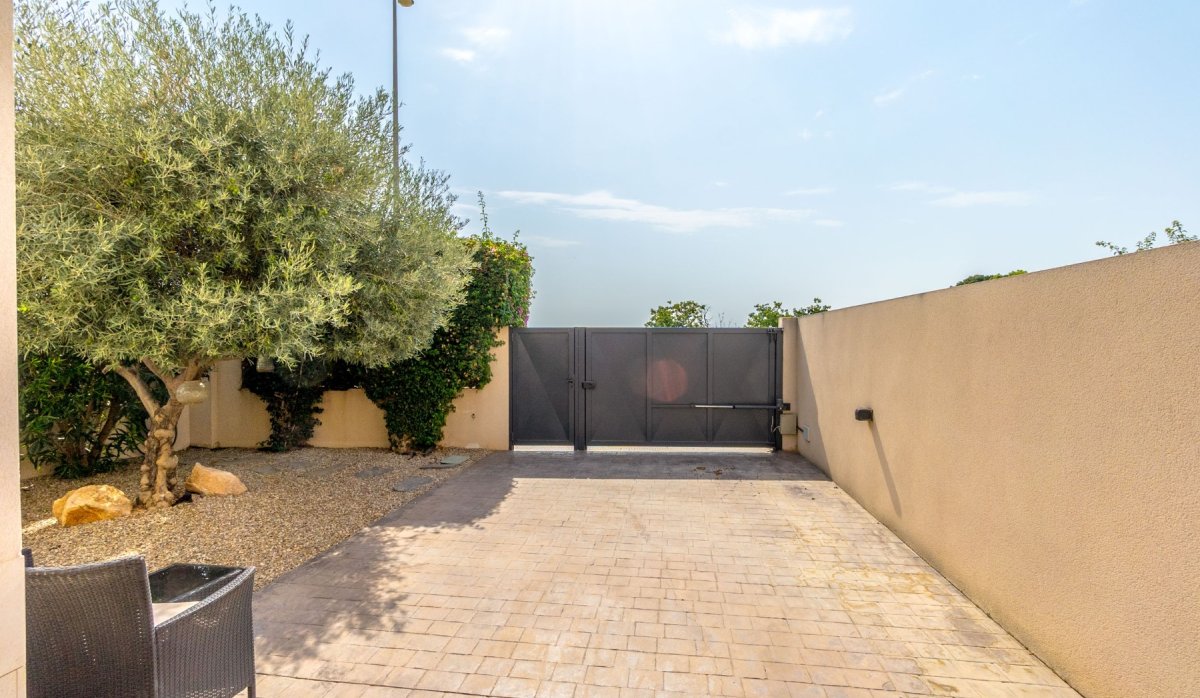 Resale - Villa - Villamartín - Los Dolses