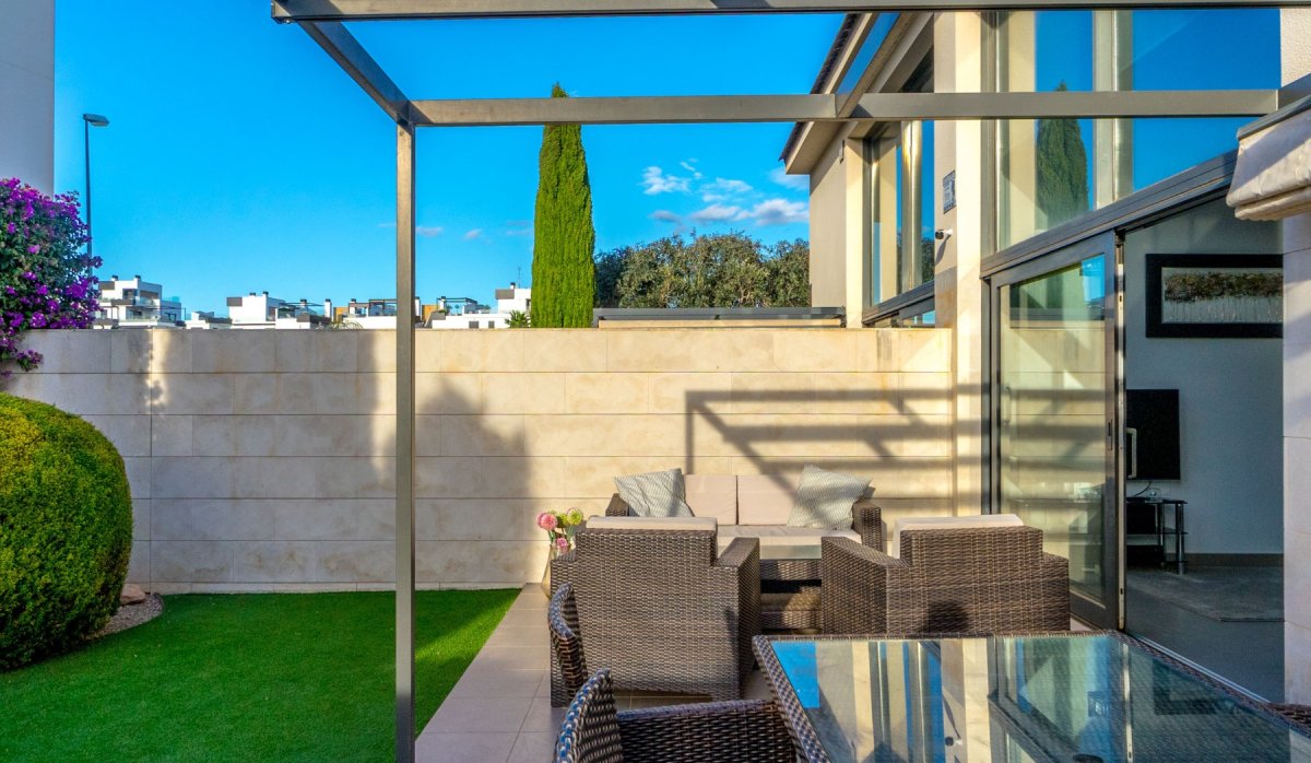 Resale - Villa - Villamartín - Los Dolses