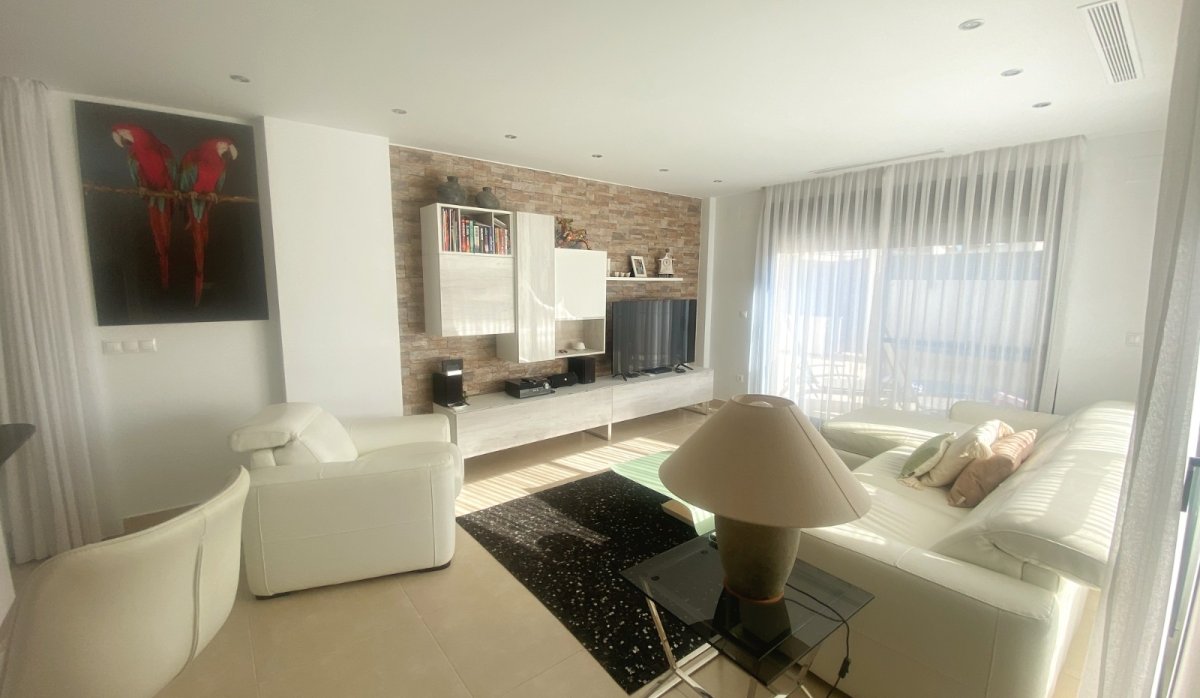 Resale - Townhouse - Ciudad quesada - Pueblo Bravo